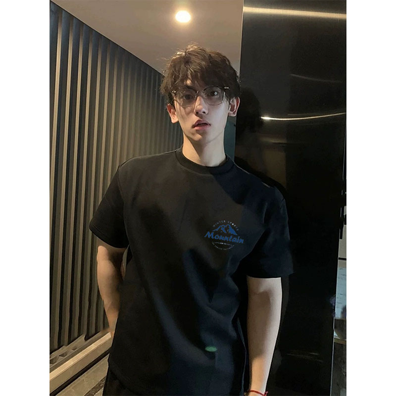 青少年设计感男生穿搭短袖t恤2025新款夏季正肩气质纯棉潮流上衣