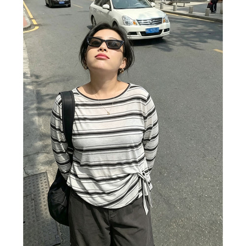 自意大码胖mm200斤收腰设计感上衣女2026新款秋条纹长袖T恤