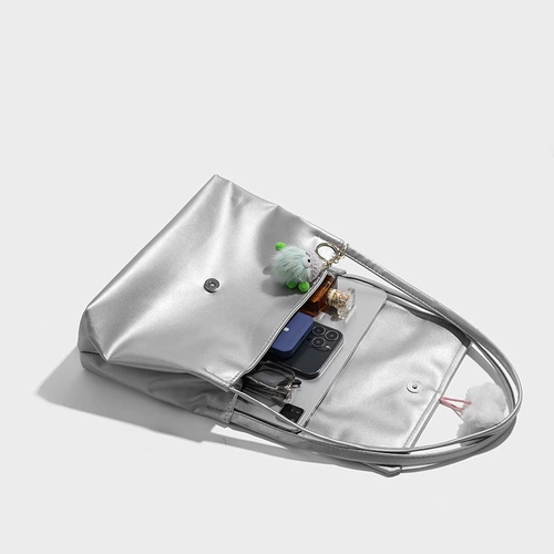 Серебряная сумка на одно плечо, сумка подмышку для отдыха, коллекция 2023, премиум класс