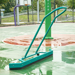 篮球场推水神器体育场馆积水清理工具学校操场户外跑道刮地小推车