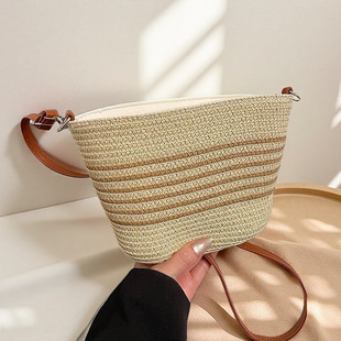 草编水桶包女百搭斜挎编织包包度假风小清新女包拉链斜挎包百搭包