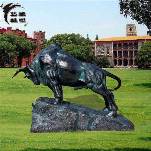 树脂仿铜牛拓荒牛雕塑玻璃钢仿铜华尔街牛开荒牛雕塑厂家直供