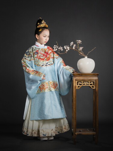 卿子赋拜年服周岁演出女童汉服