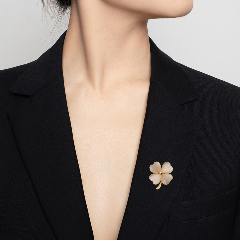 四叶草胸针高档领针女别针幸运草防走光扣猫眼石固定衣服衬衫-2