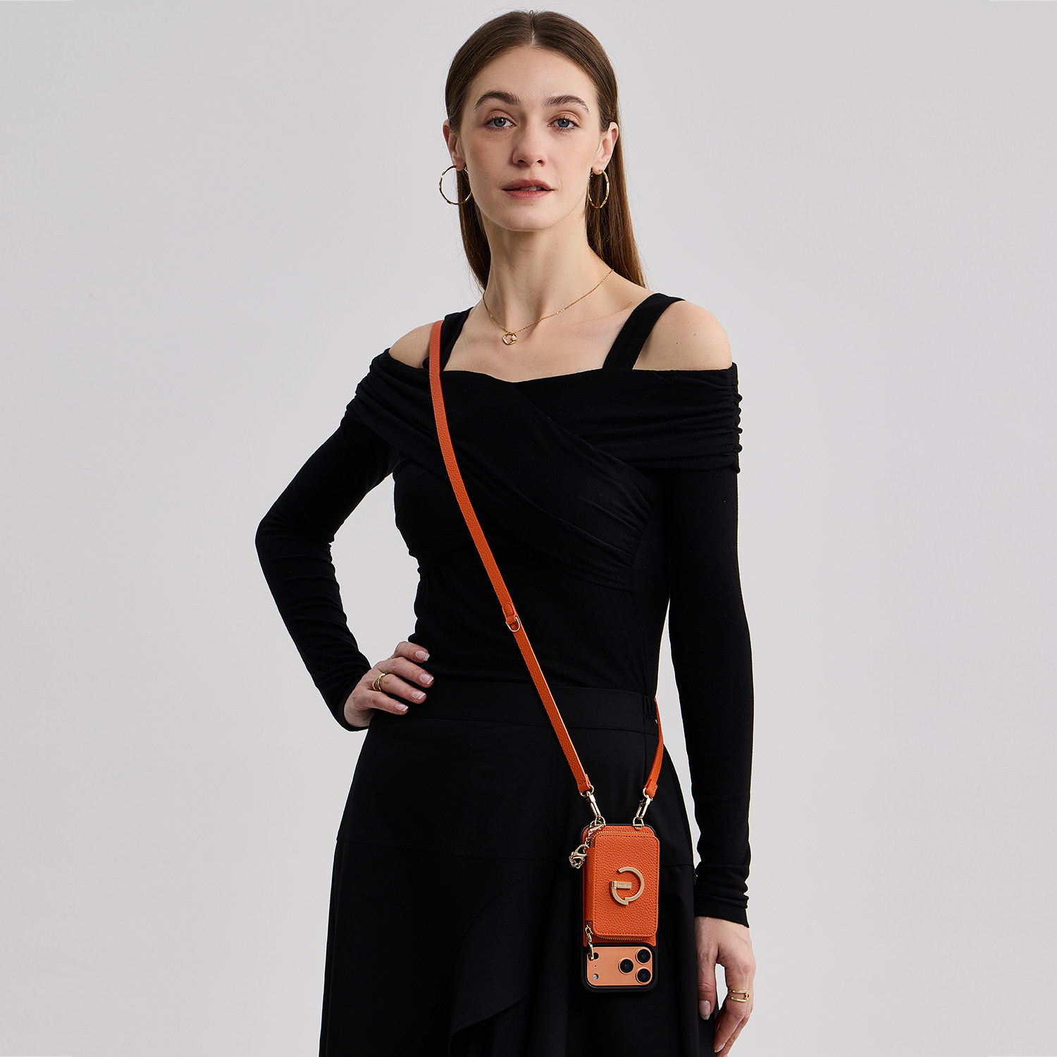 Custype适用于苹果17Promax保护壳斜挎背包式iPhone16磁吸手机壳卡包支架一体保护套轻奢名媛高级感创意百搭