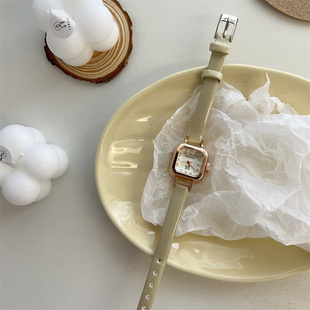 香草绿小方糖手表女款学生法国小众设计复古时尚高级感石英表女士