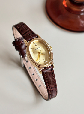 椭圆形手表女款学生简约气质中古风复古文艺小巧精致皮带小金表