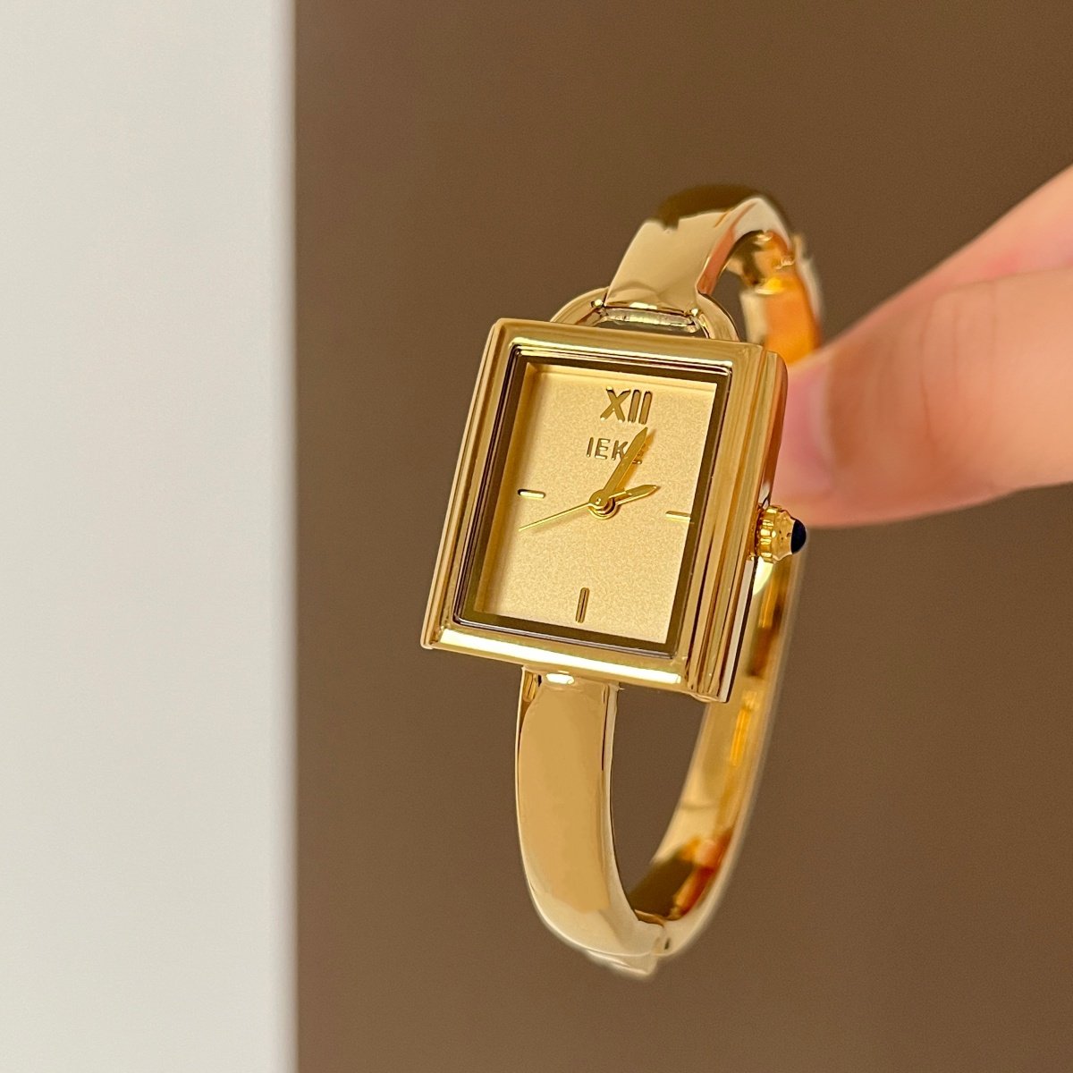 英伦风金色小方块手镯手表女款小众轻奢时尚复古通勤石英女士腕表,手表,国产腕表,淘宝优惠券,粉丝福利购,淘宝优惠卷