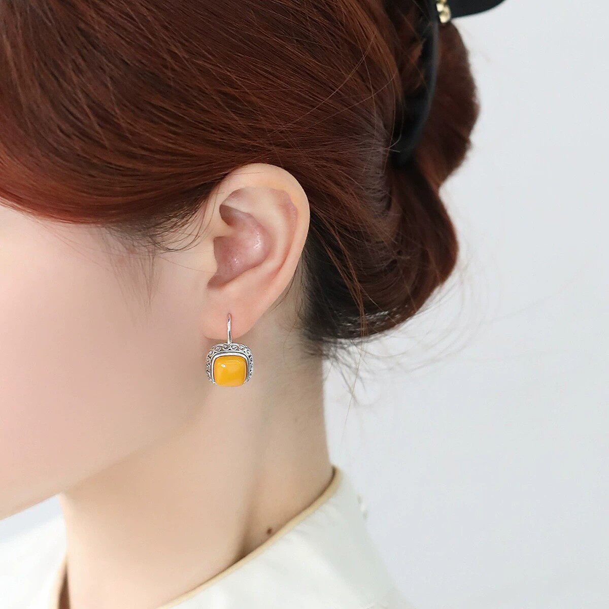925银复古新中式方糖琥珀蜜蜡耳环卷草纹耳钩女士民族风小众设计