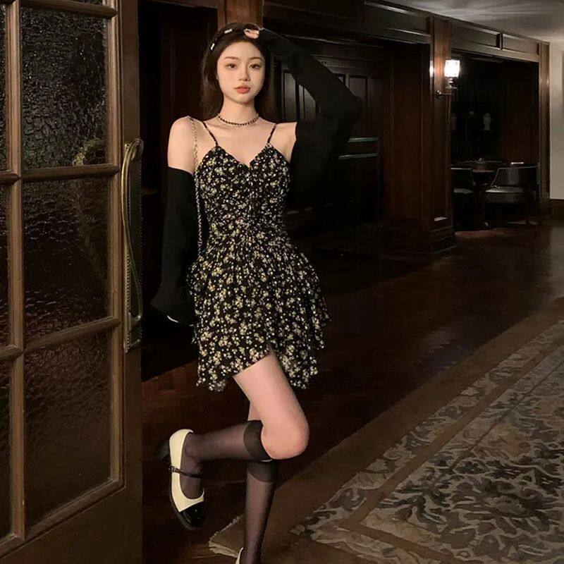 裙子套装夏季新款显瘦气质碎花吊带连衣裙法式桔梗套装短裙两件套