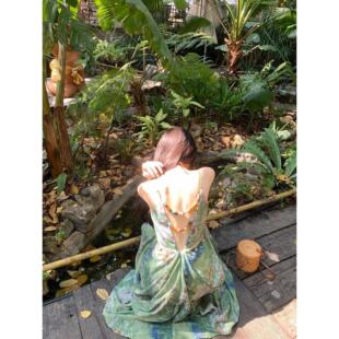 一颗甜桃yikett绿野仙踪记吊带V领收腰显瘦连衣裙女度假风夏