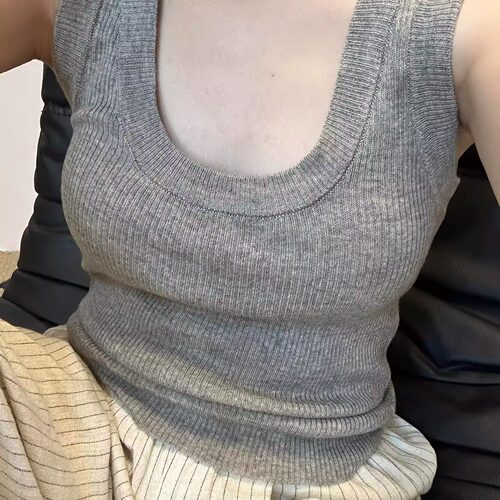 灰色针织背心小吊带遮副乳上衣