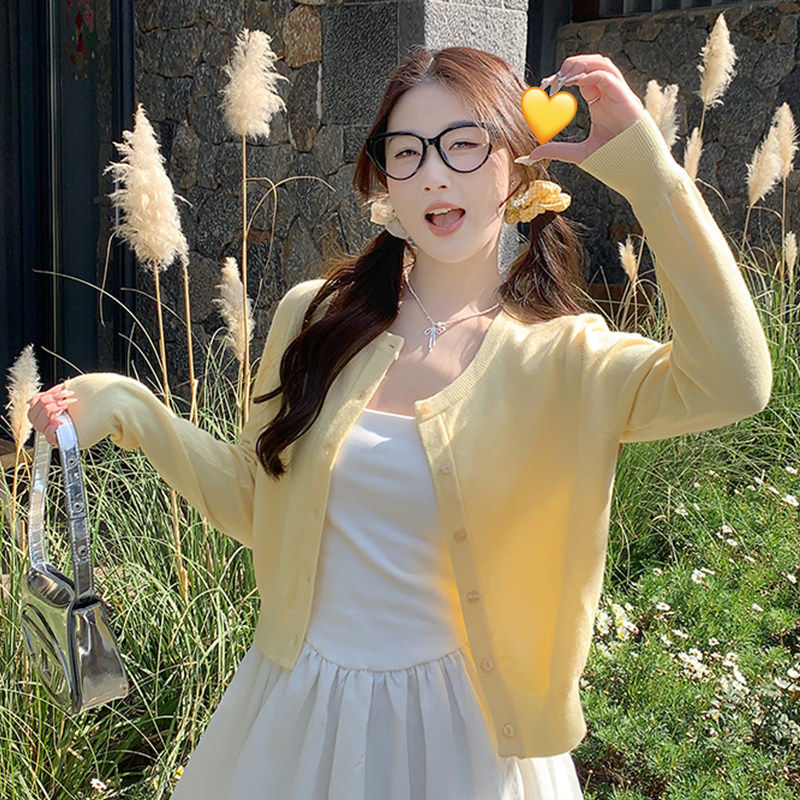 黄色开衫毛衣女2026新款早春穿搭高级感配吊带外套春季针织小上衣