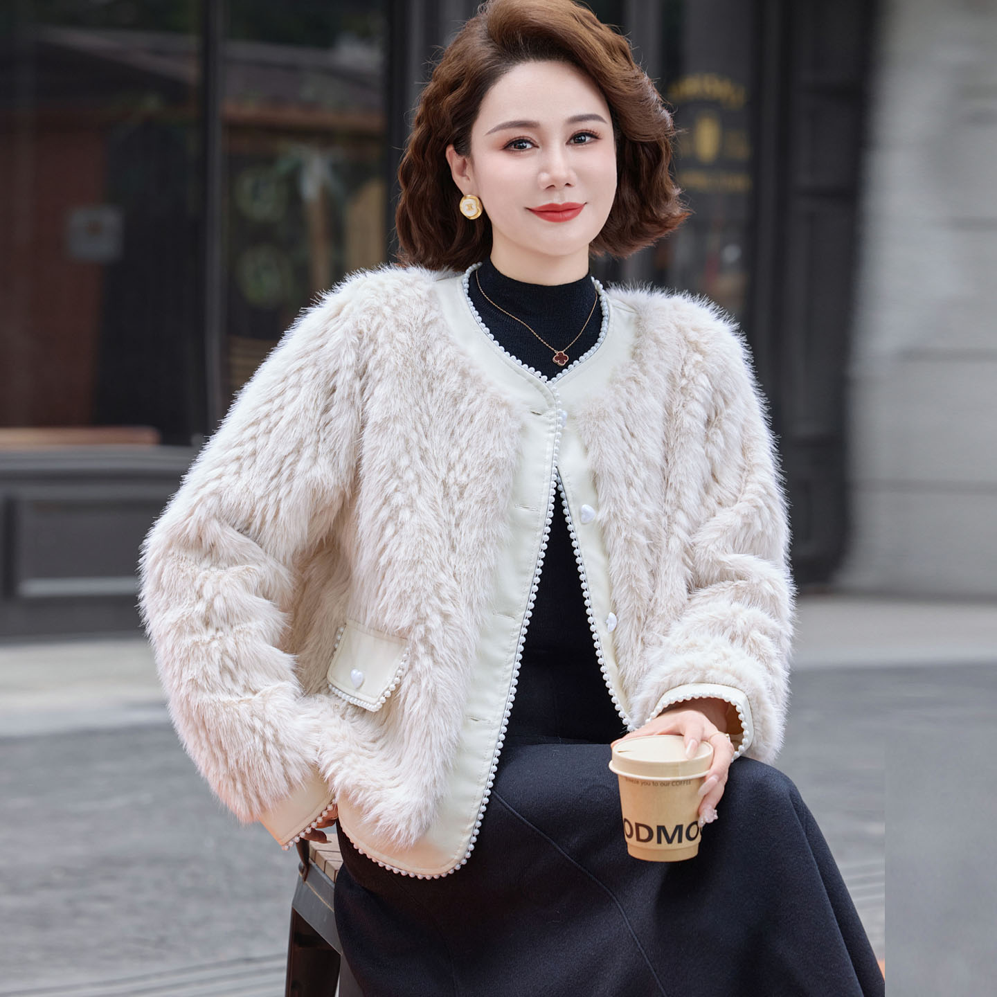 时尚年轻妈妈冬装加棉短款上衣中老年女士装2025新款洋气保暖外套