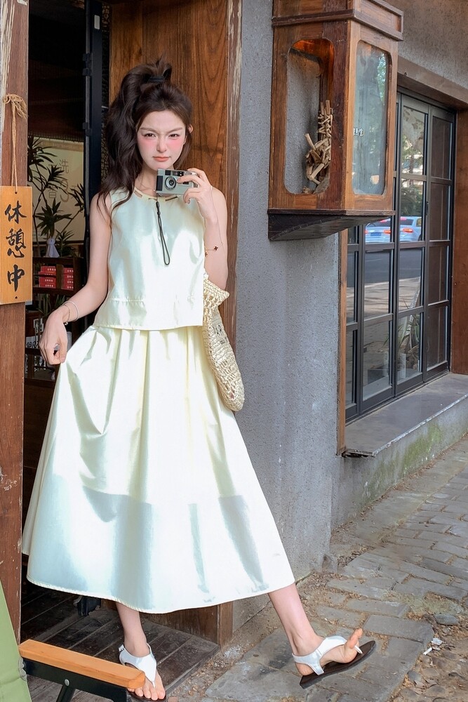 浅黄色无袖背心假两件连衣裙女2025夏季法式超仙浪漫风减龄A字裙,女装套装/套裙,浙宝222（原006）