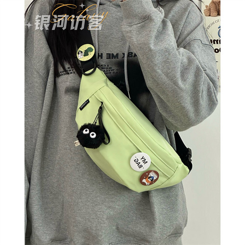 夏天运动休闲胸包男日系ins小众简约百搭学生斜挎包少女休闲包包