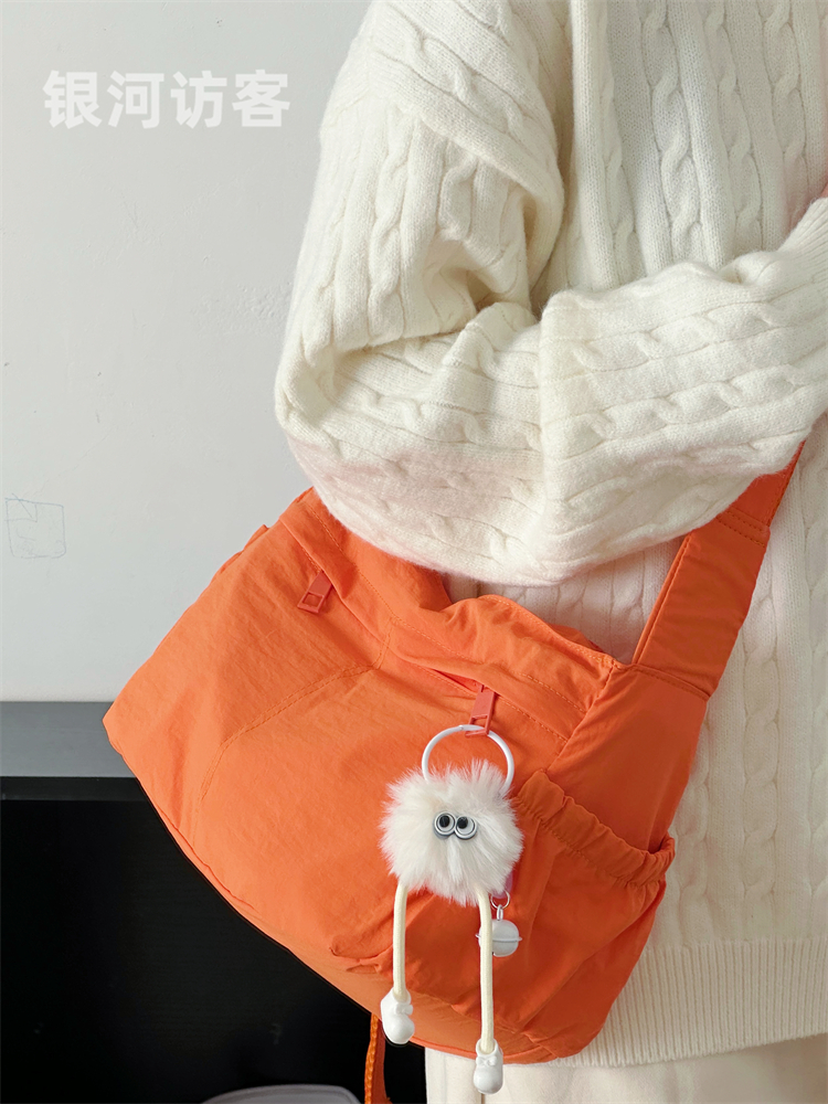 百搭轻便！简约通勤单肩斜挎包