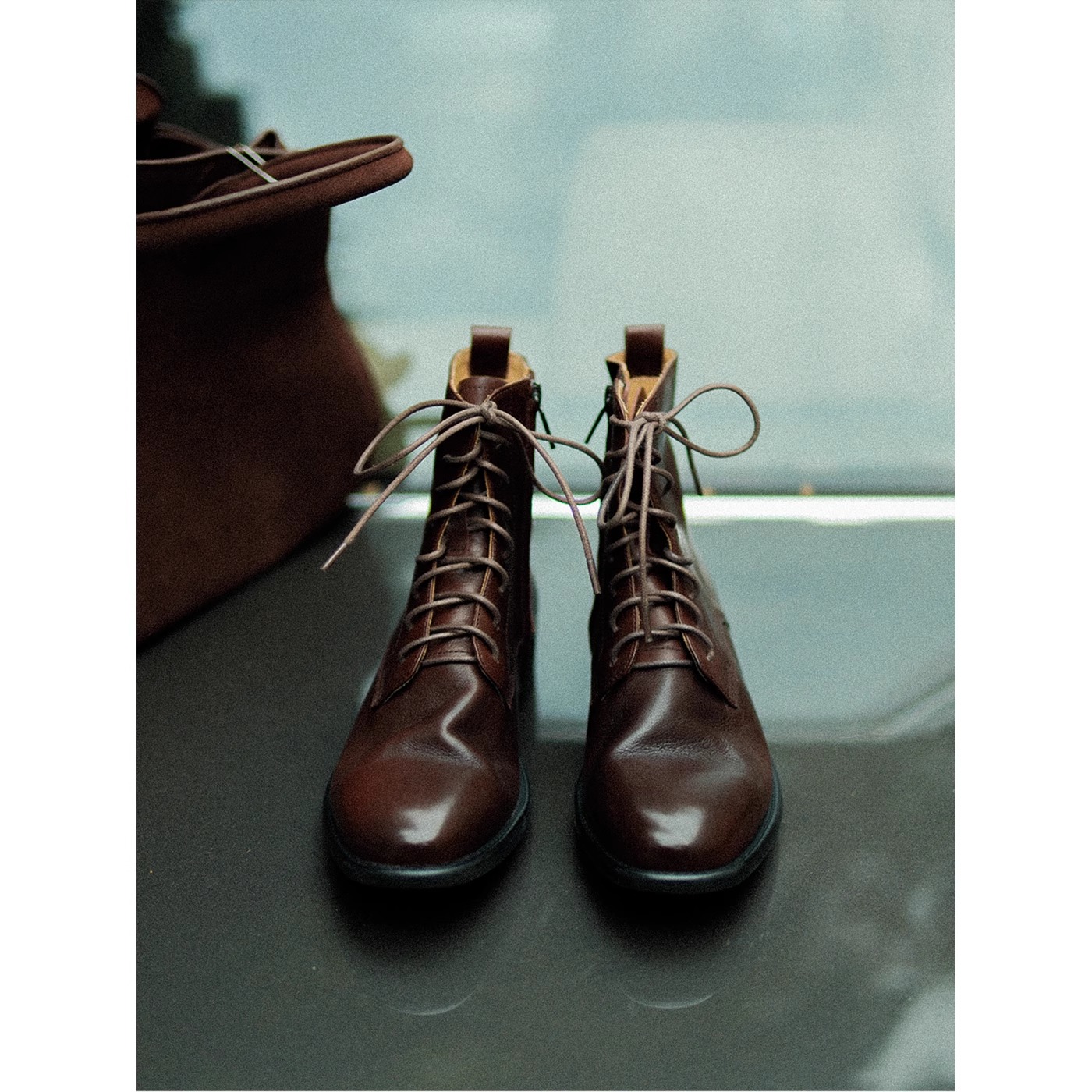 敦绿岛·晚秋靴丨电影感系带马丁靴松弛文艺平底短靴