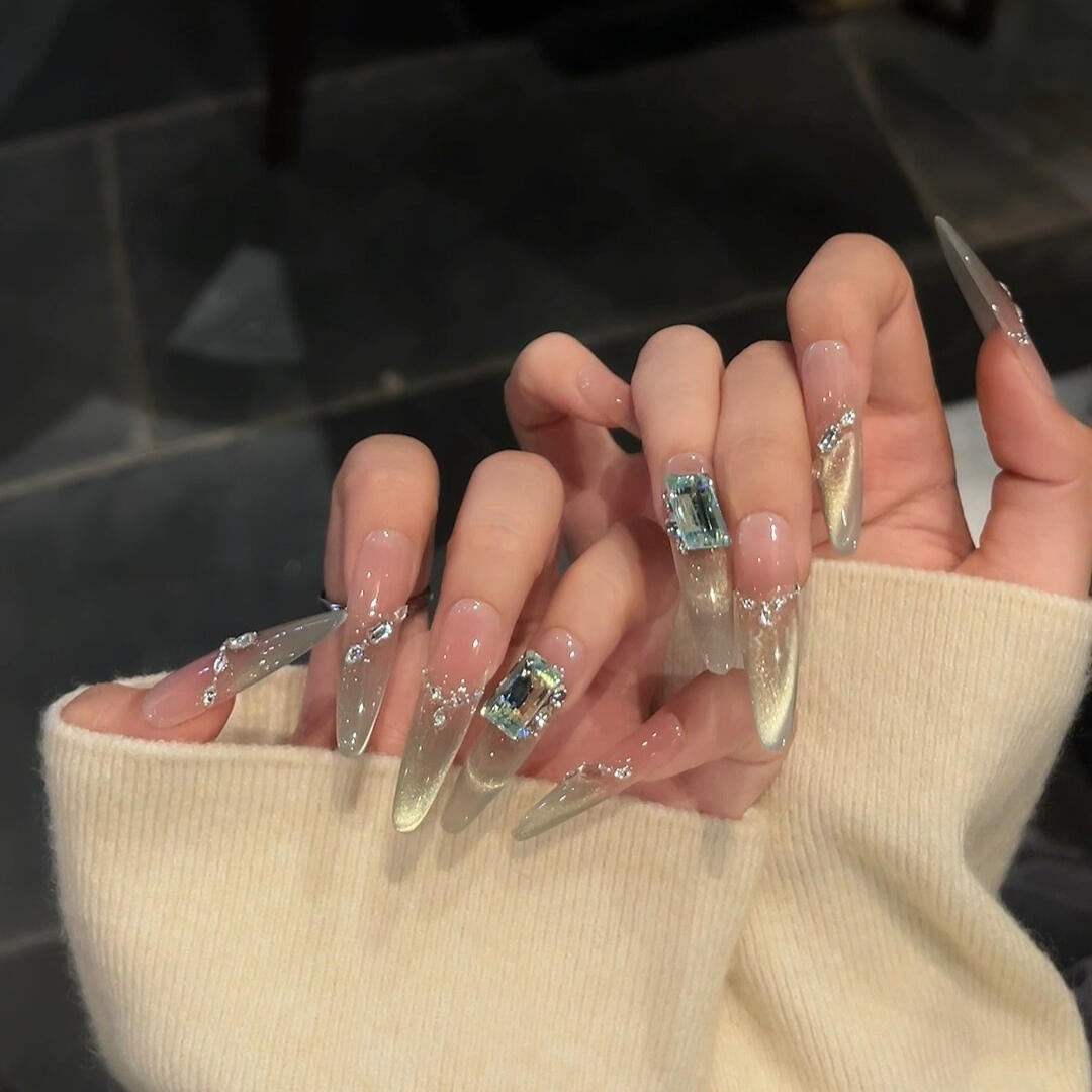 气质显白法式猫眼手工穿戴甲中长款富家千金高级感美甲贴片假指甲