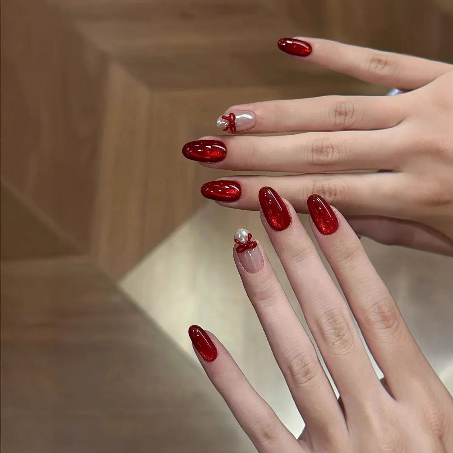 鸽血红玻璃珠猫眼蝴蝶结纯手工穿戴甲短款新年战甲秋冬显白高级感