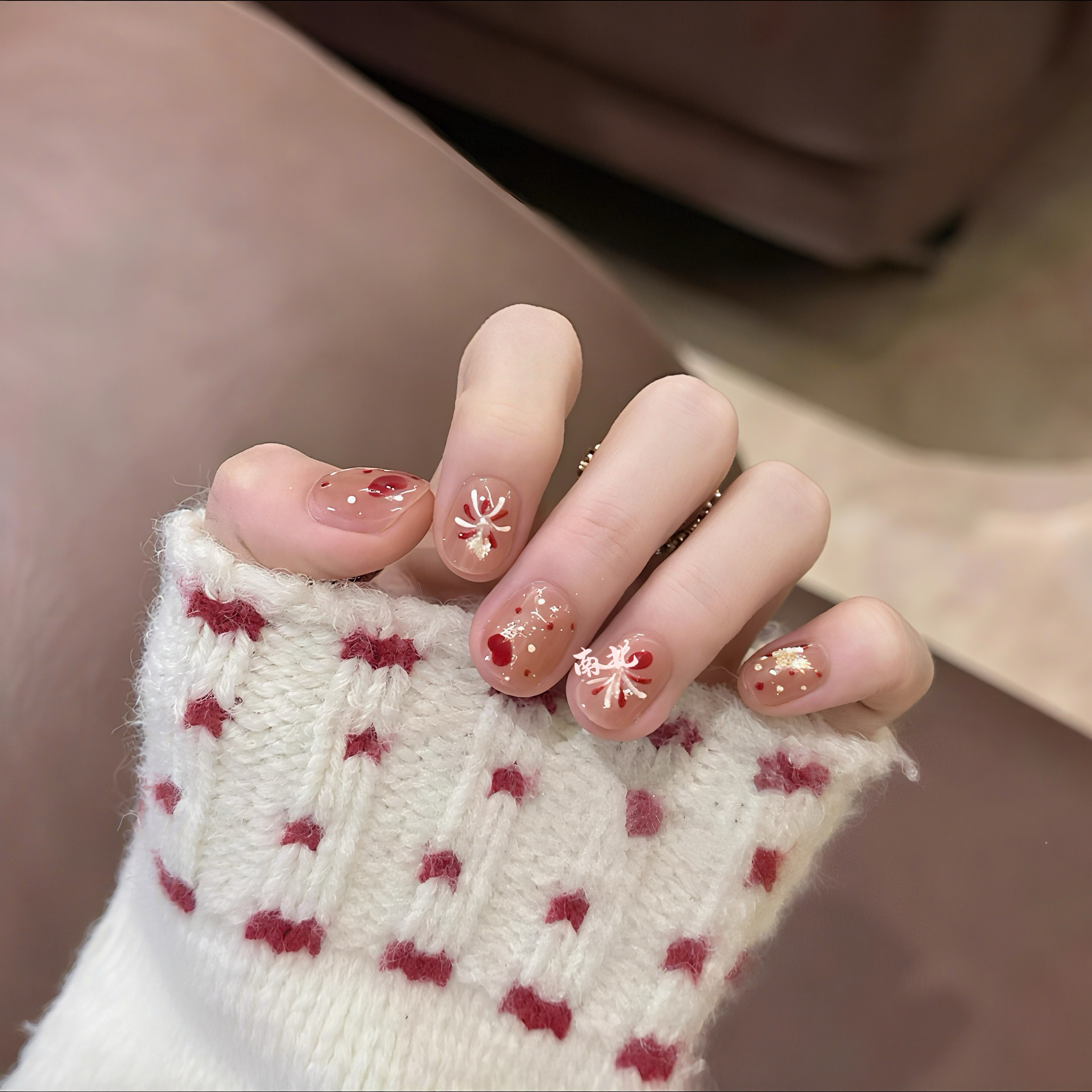 【心动烟花】手绘爱心猫眼纯手工穿戴甲短款温柔小众显白新年美甲,彩妆/香水/美妆工具,穿戴甲/甲片,淘宝优惠券,粉丝福利购,淘宝优惠卷