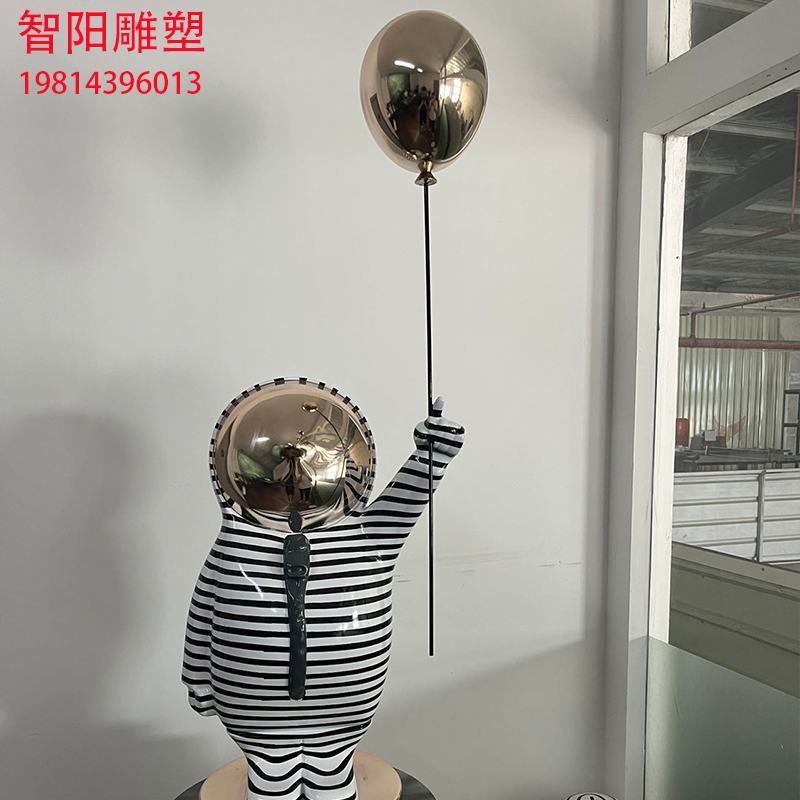 kaws暴力熊太空人雕塑玻璃钢装饰