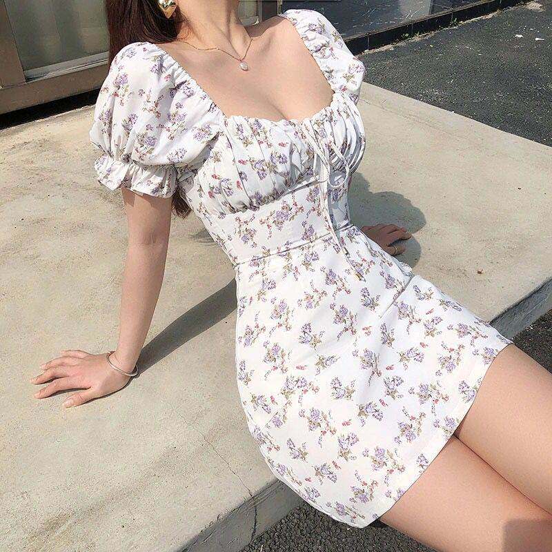 欧美度假法式宫廷风碎花收腰露背短裙子泡泡袖方领系带短袖连衣裙