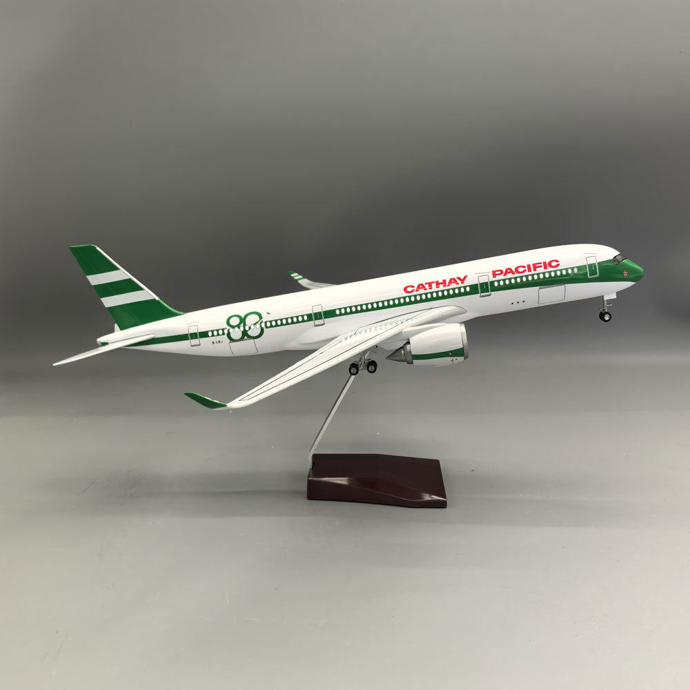国泰A350-80周年纪念仿真客机图片