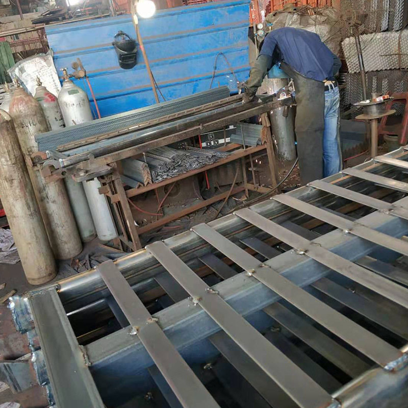 厂家供应建筑工地门式移动脚手架配件 踏板平台 内外装修用桥板