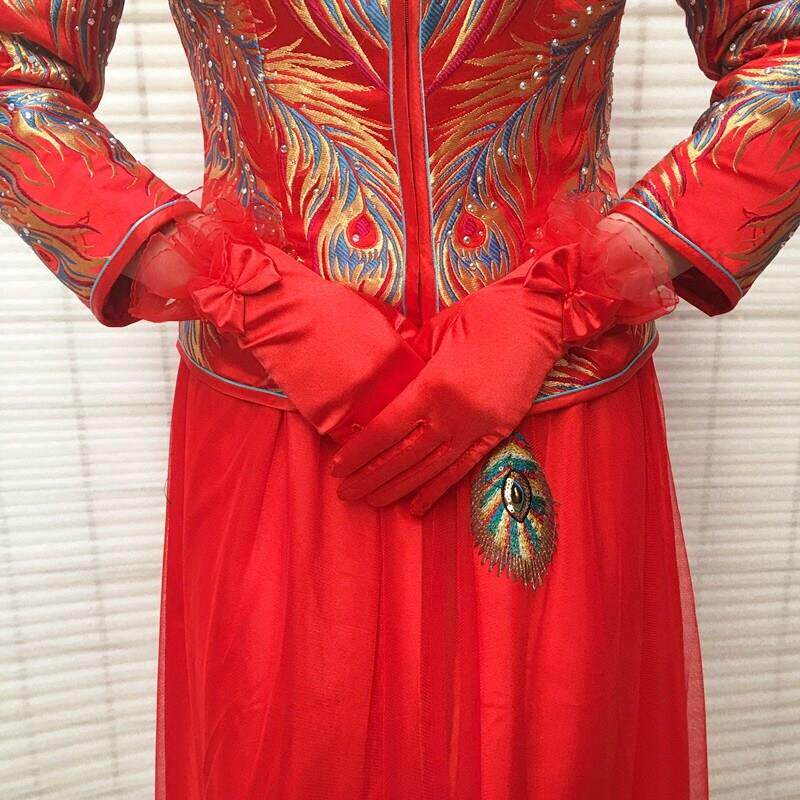 新娘手套短款结婚婚纱蕾丝韩式缎面礼服敬酒服婚礼红色珍珠秀禾服