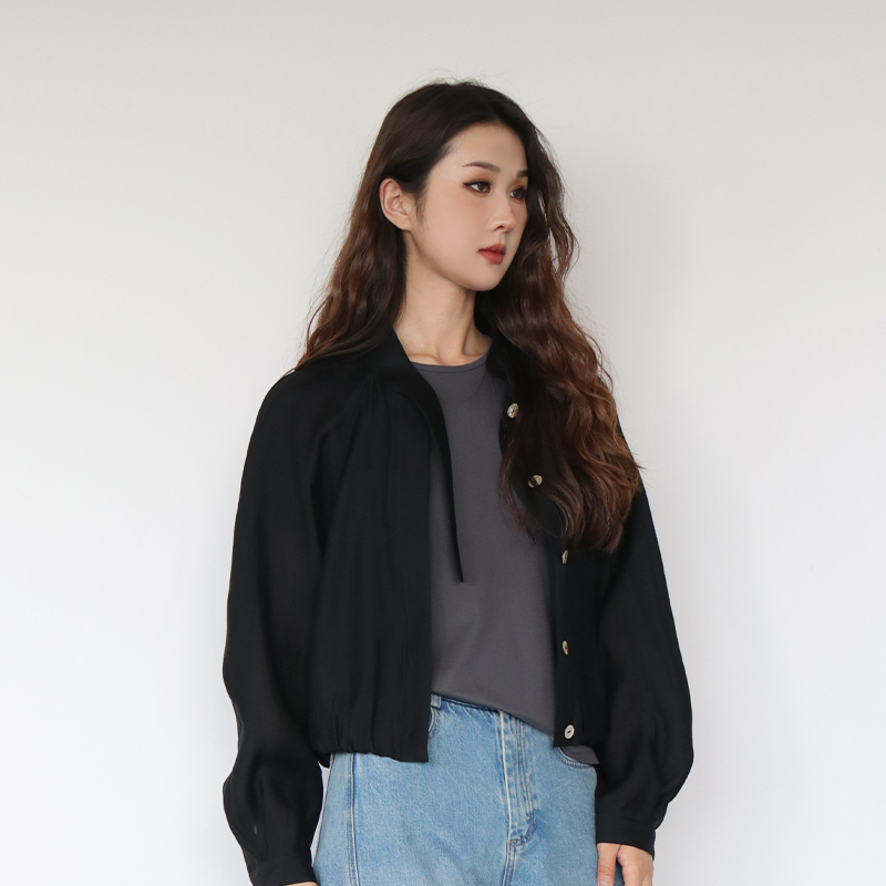 简表达25年秋季新款时尚休闲外套