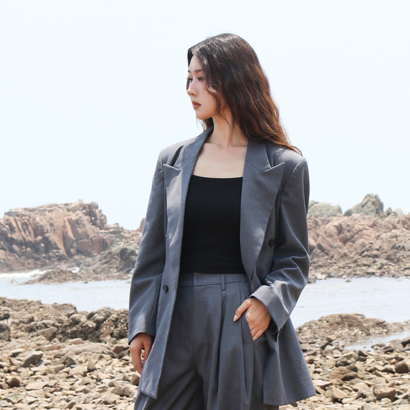 简表达25年秋季新款通勤休闲西装