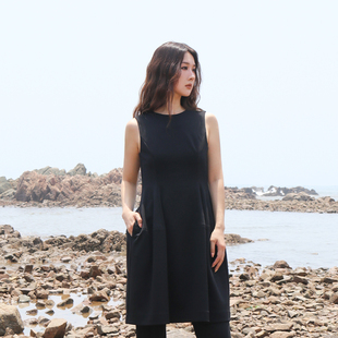 新无袖 简表达25年秋季 气质小黑裙连衣裙QLY51006 express Jane