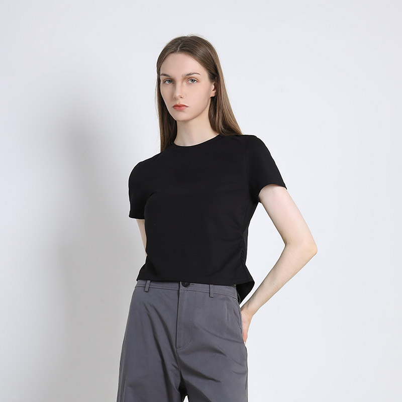 简表达25年夏季新款黑色T恤