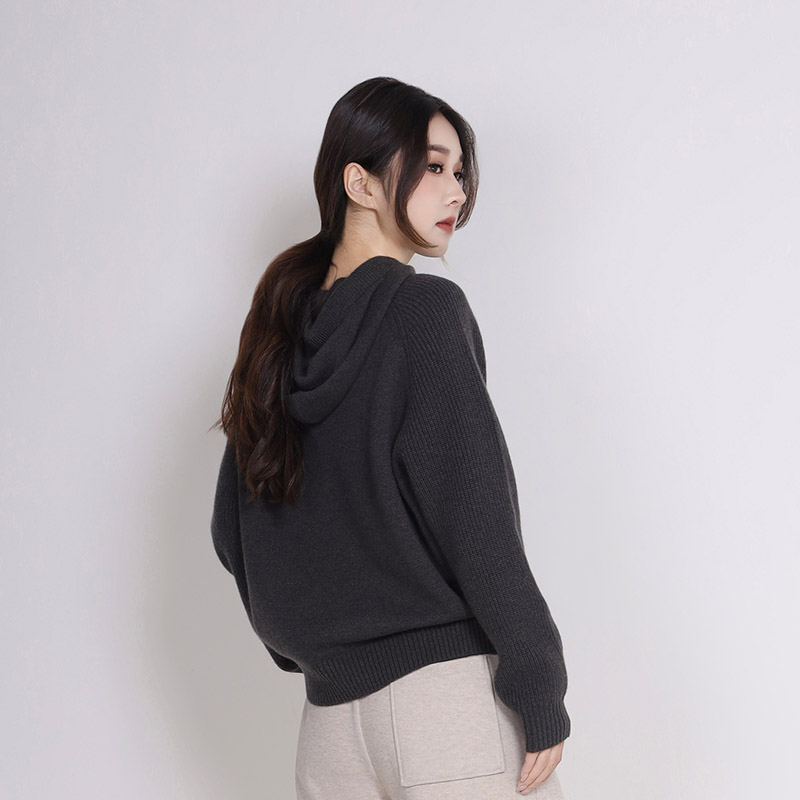 简表达25冬新款毛衫长袖针织衫