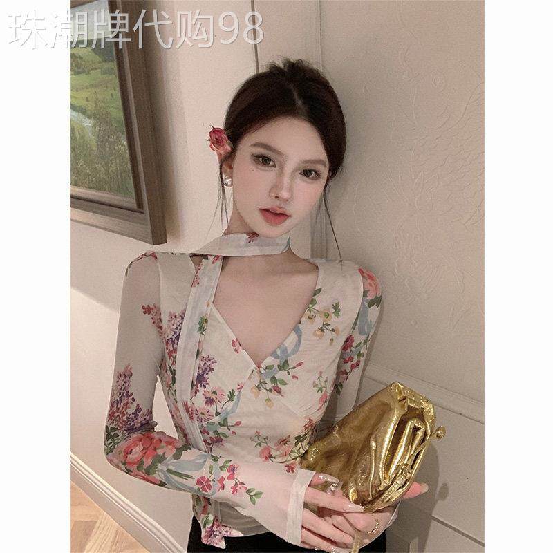 法式复古v领长袖印花网纱T恤女装春季修身短款别致绝美打底衫上衣