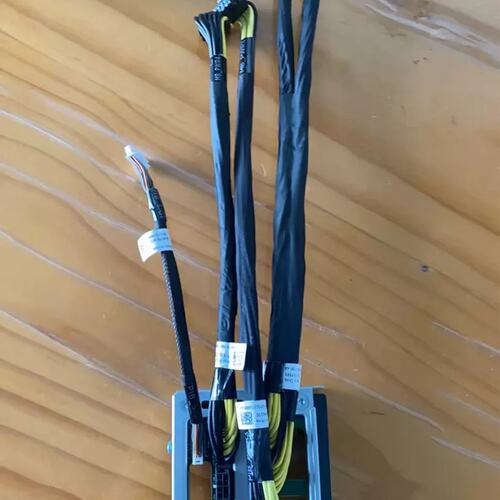 R840 服务器 电源供电板 小板 带线 CN801议价