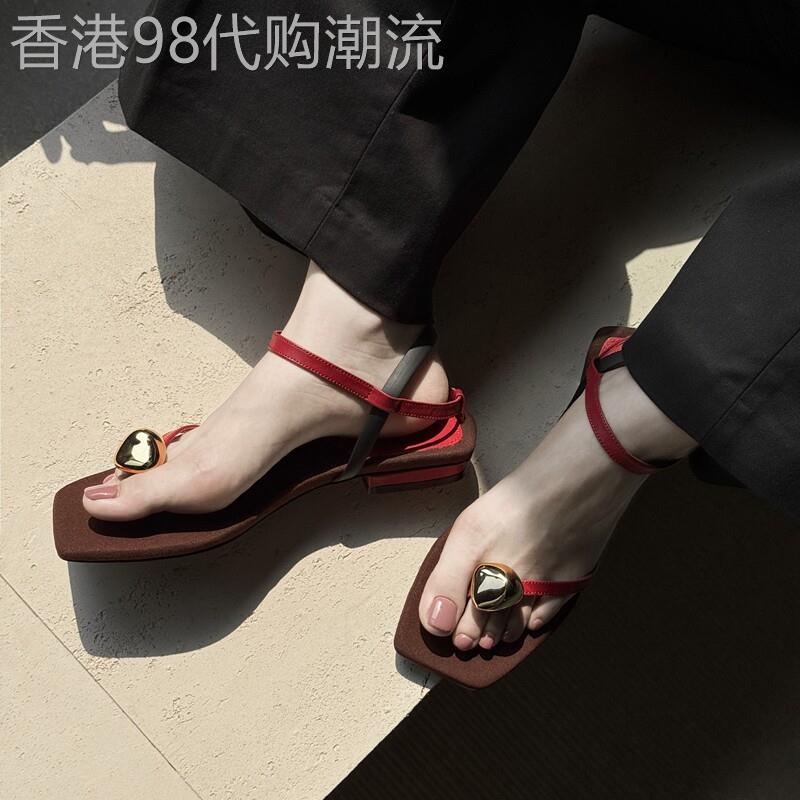 星吻细缕~法式简约金属扣细带凉鞋女夹趾方头低跟平底鞋2026夏季