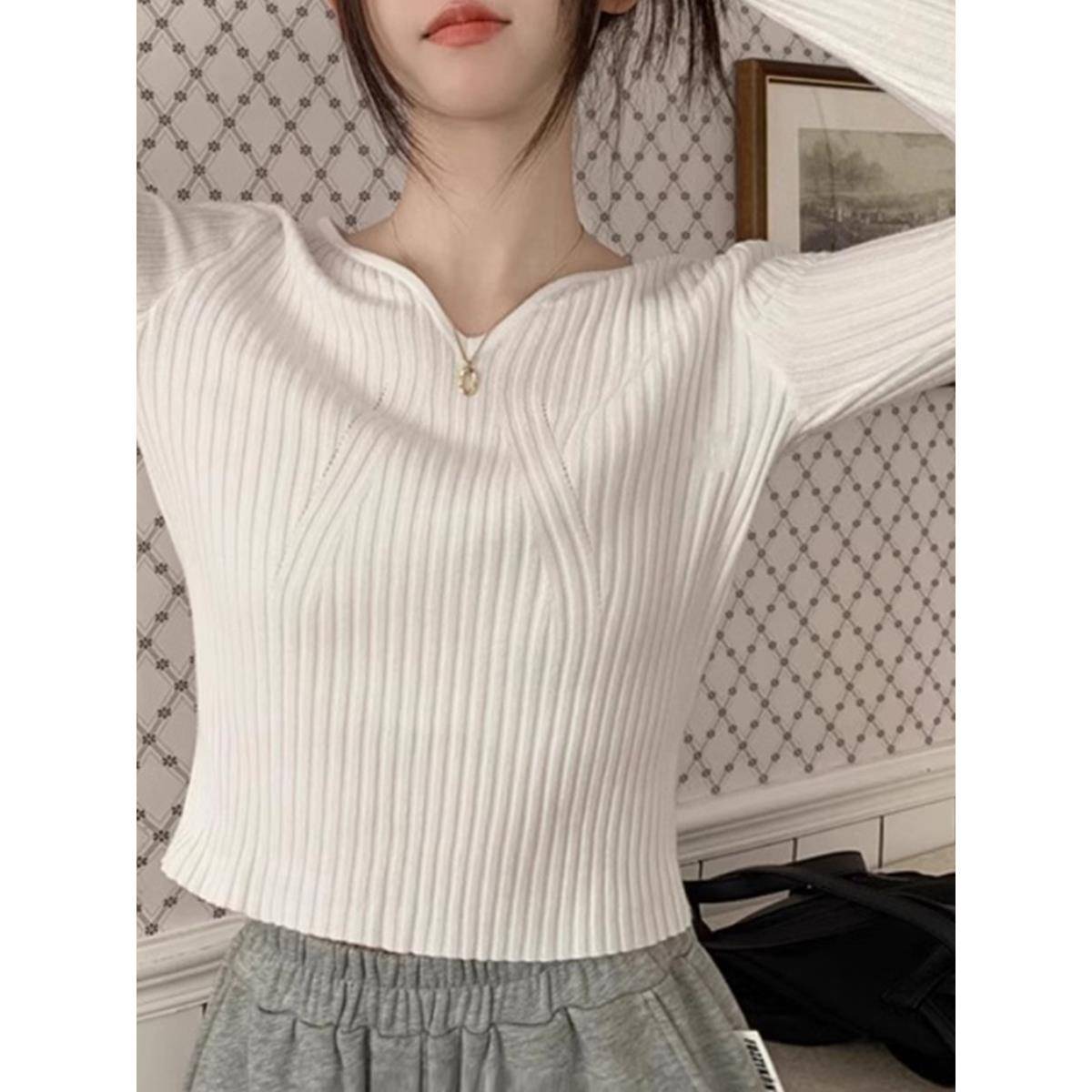 白色V领针织女底衬衫2025年新的秋冬与天鹅绒修身毛衣短上衣