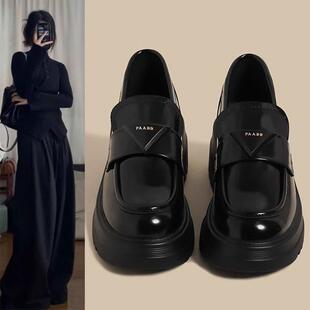 香港真皮厚底增高乐福鞋女2025秋季新款英伦风三角标小皮鞋单鞋