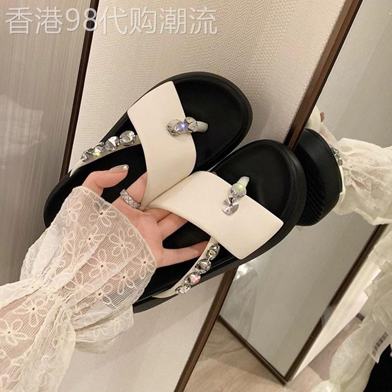 港风白鹿同款水钻厚底凉拖鞋女2026春夏外穿精致平底夹趾沙滩拖鞋