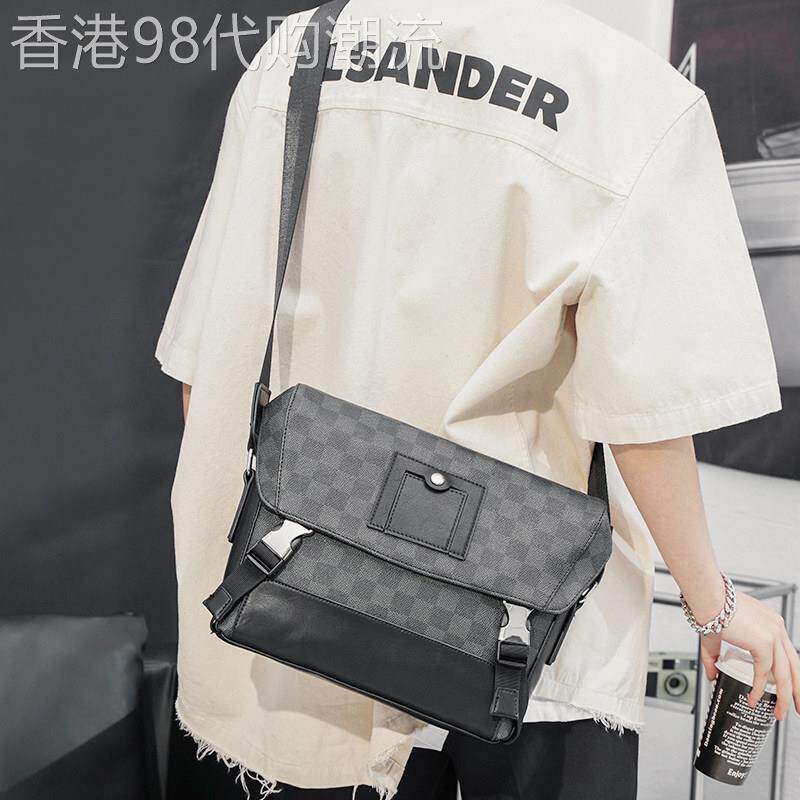 潮牌新款真皮男士斜挎包单肩包百搭格子斜跨包休闲商务潮流邮差包
