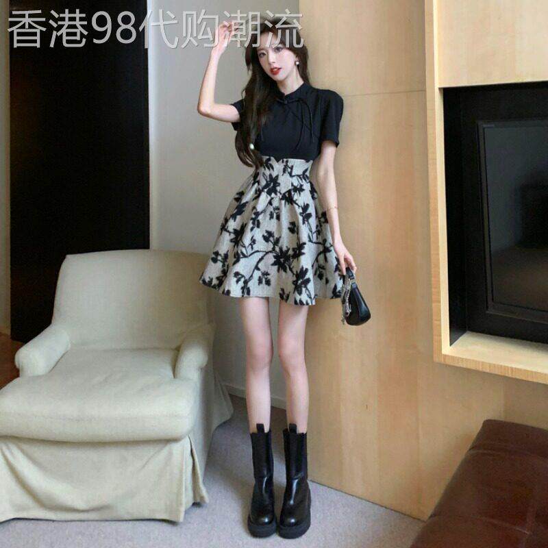 洋装女夏季2026新款法式收腰显瘦气质设计感小个子时尚洋派裙子