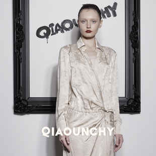 式 杏色暗纹提花高开衩衬衫 连衣裙 QIAOUNCHY俏云曦｜新品 苏杭丝绸