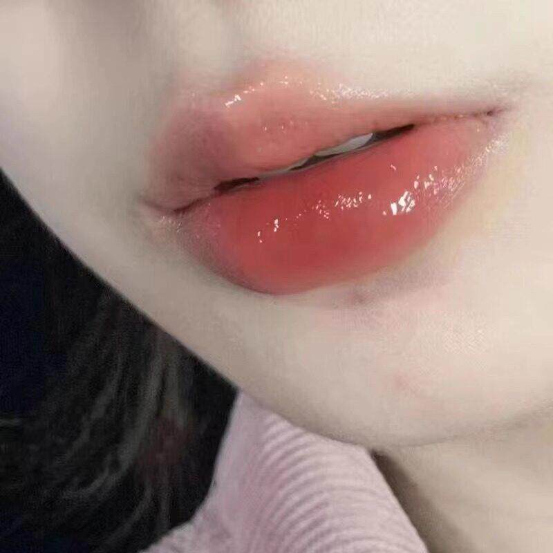 早八校园素UDK颜色风~固水光镜面唇口红滋润显体白唇纹自然有膏