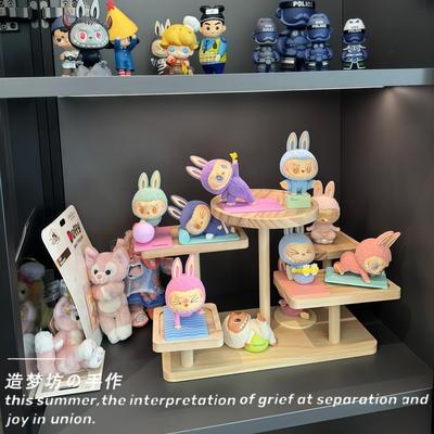 拉布布娃衣官方正品泡泡玛特 labubu瑜伽盲盒展示架展示盒防尘套