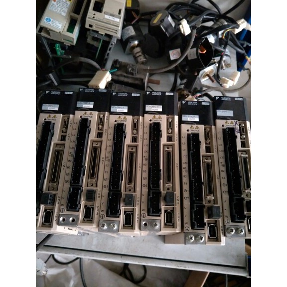 安川伺服驱动器SGDV-2R8A01A, SGDV-2R8A01B002000,2R8A11B002000