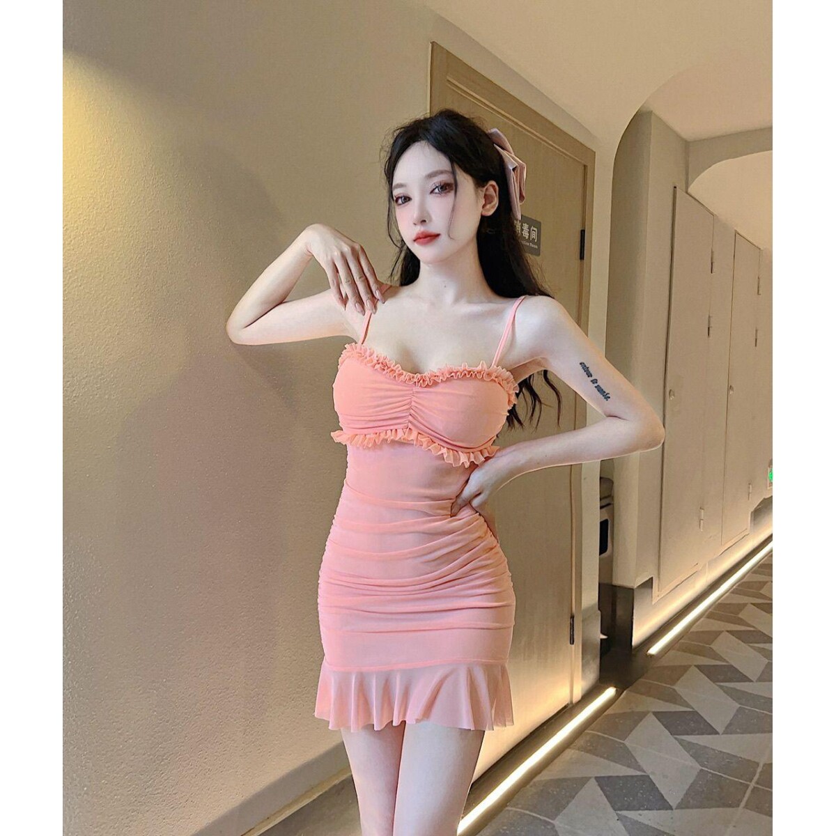 夏季显瘦百搭吊带淑女短裙连衣裙辣妹修身绿裙辣妹甜美小众网纱