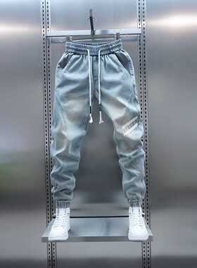 潮牌浅蓝色牛仔裤男士夏季新款痞帅抽绳松紧腰束脚条纹休闲裤子男