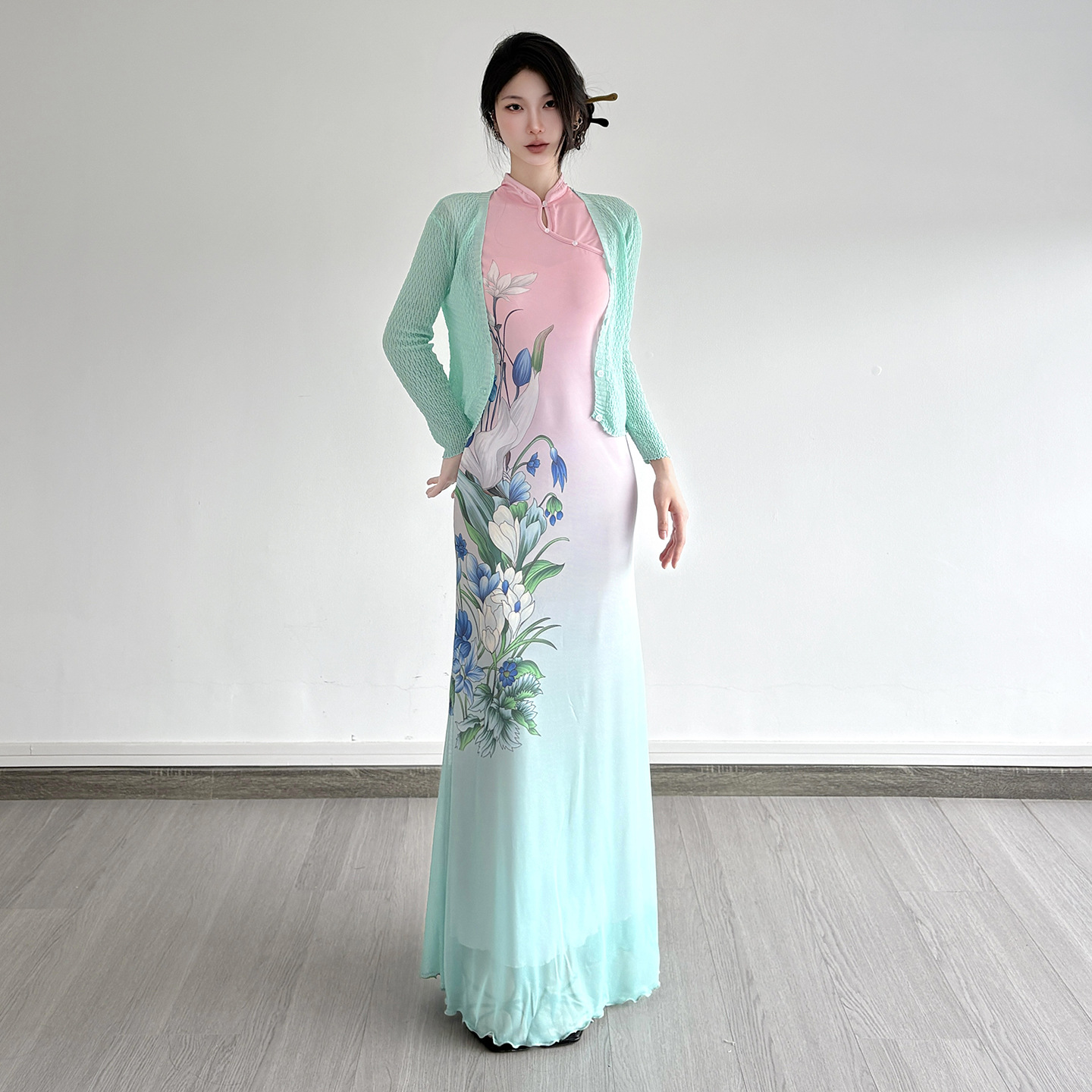2025新中式复古植物印花渐变旗袍燕尾裙轻熟气质盘扣无袖连衣裙